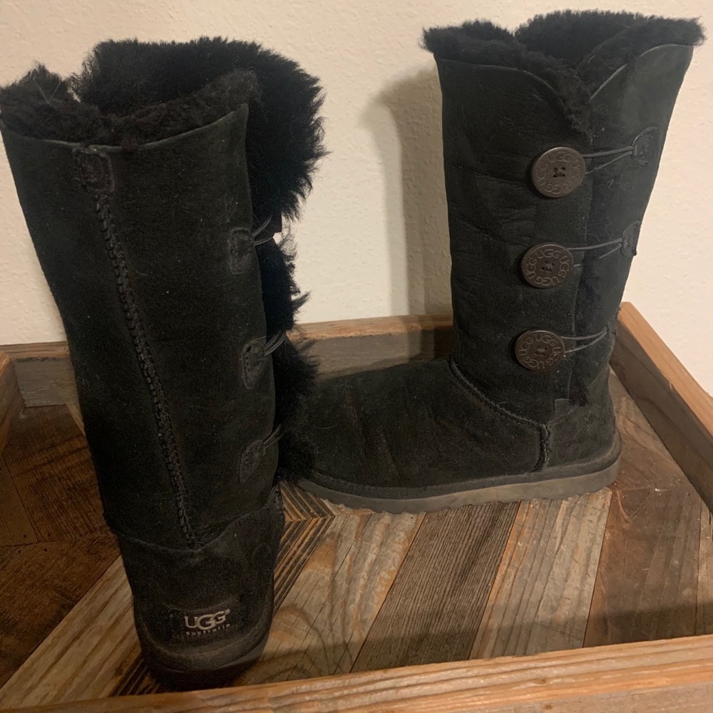 Three Button Bailey Uggs - image 6